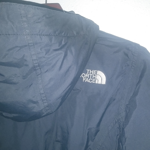 The North Face S Girls Winter Belted Hoodie Down Parka Coat Jacket in Black Kids - Picture 7 of 11